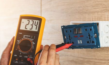 Định kì kiểm tra các thiết bị điện trong gia đình, doanh nghiệp