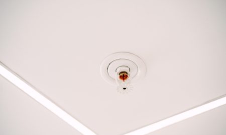 Hệ thống đầu phun được lắp đặt trên cao
