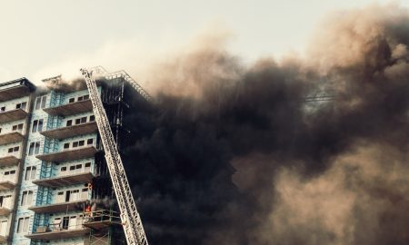 Thoát hiểm khi cháy chung cư – 5 sai lầm cần tránh