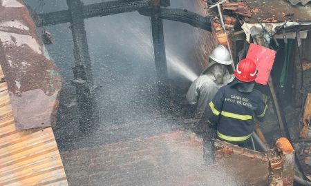 Cảnh sát PCCC đang thực hiện nhiệm vụ